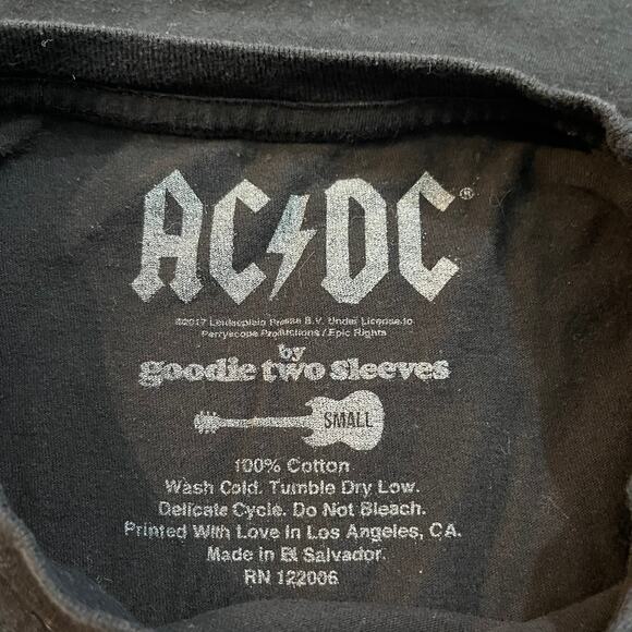 AC/DC Adult SM Highway To Hell 1979 World Tour Graphic T-shirt - Picture 3 of 3